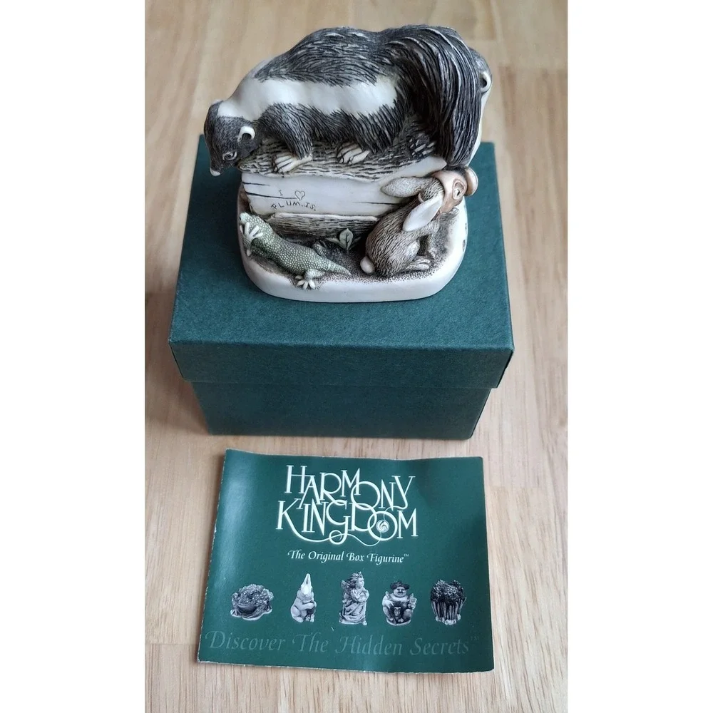 Harmony Kingdom Trinket Box Figurine Skunks Foul Play TJSK With Box H10